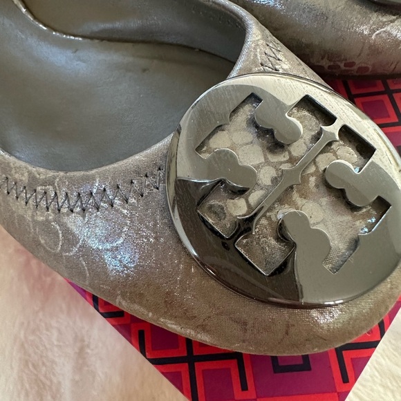 Tory Burch Silver Textured Flats - Picture 8 of 8